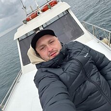 Артём