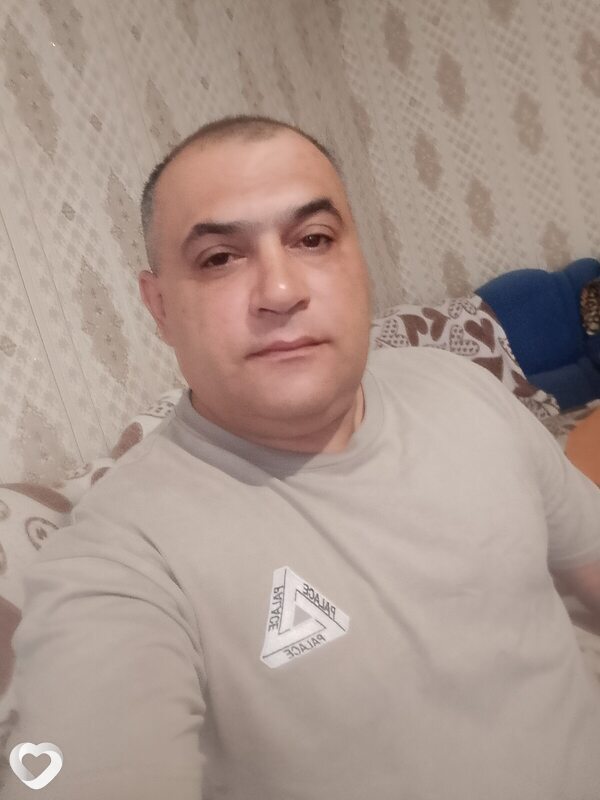 Артём