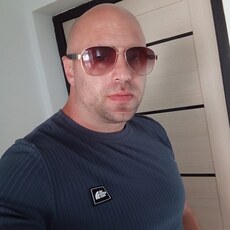 Артём