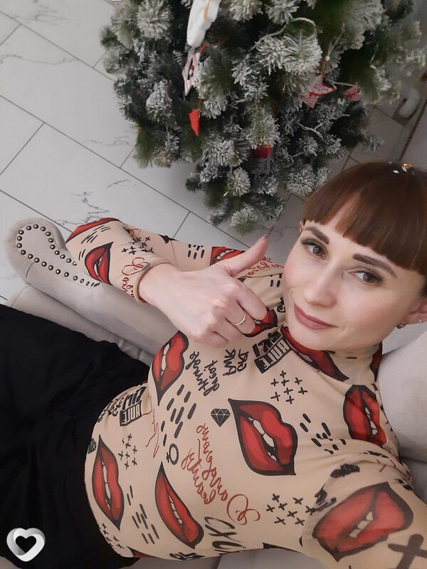 Оля