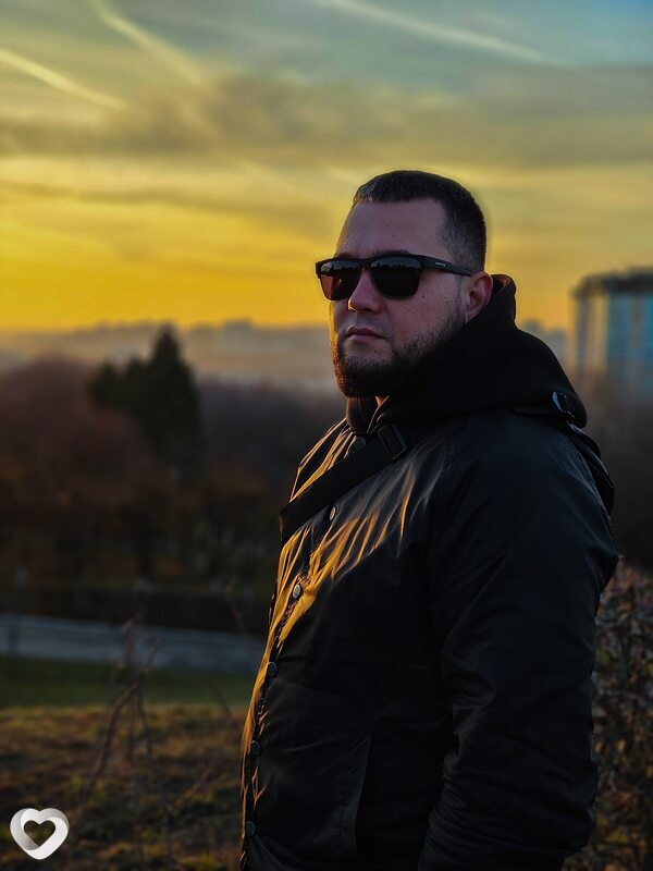 Толя