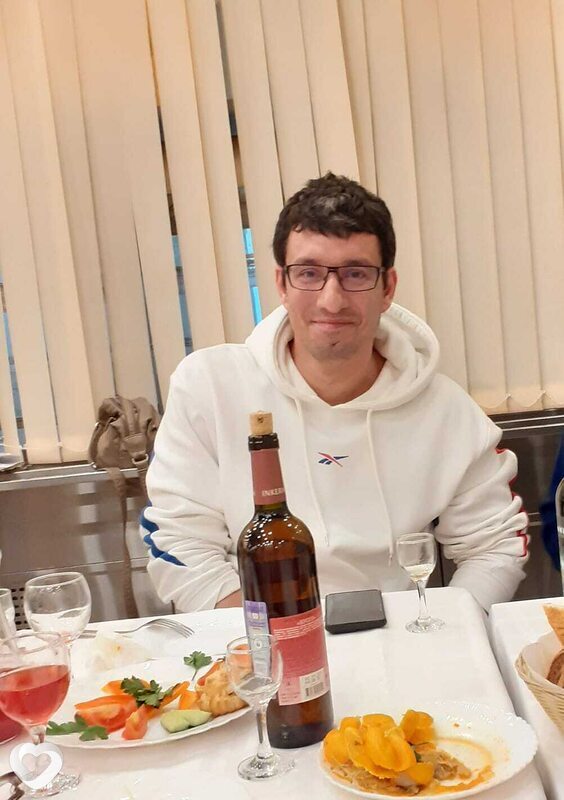 Артём