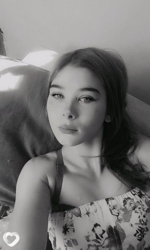 Аня