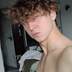 Артём
