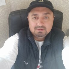 Артём