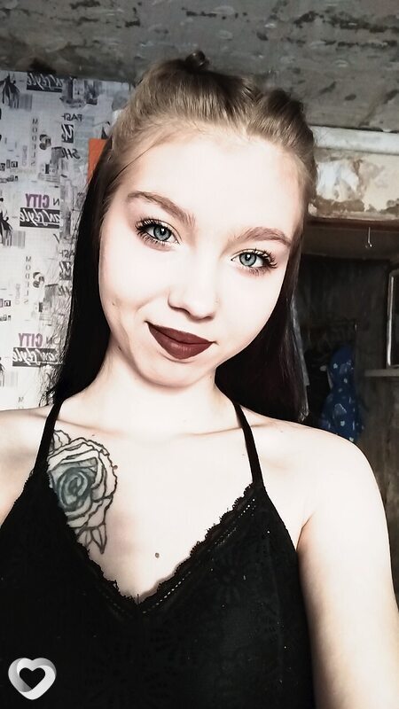 Оля
