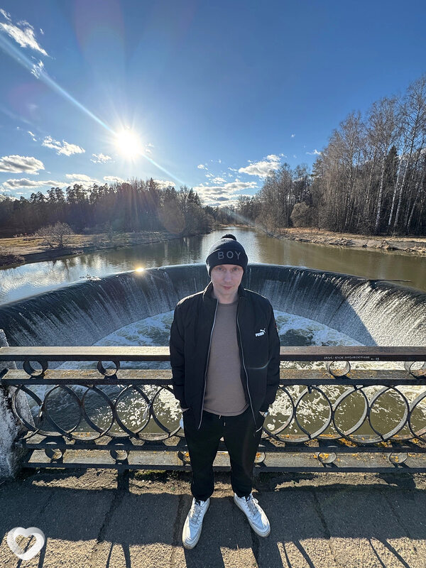 Толя