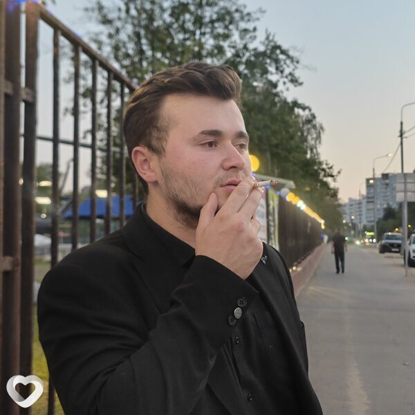 Артём