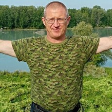 Артём
