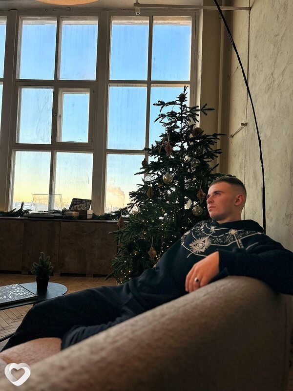 Женя