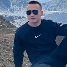 Артём