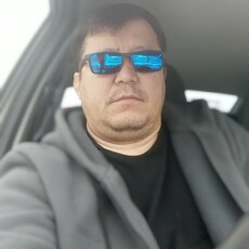 Артём