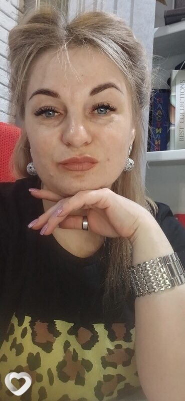 Оля