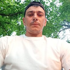 Артём