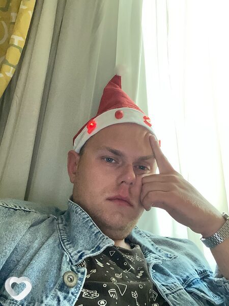 Артём
