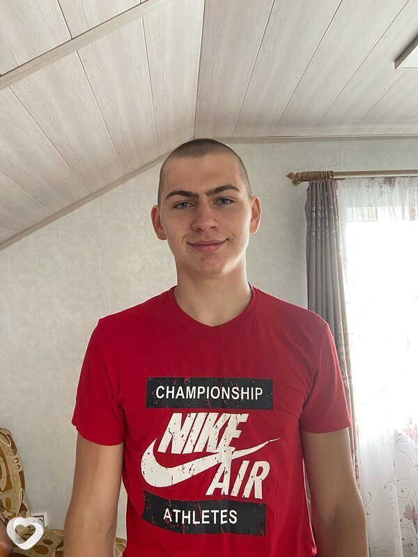 Лёня