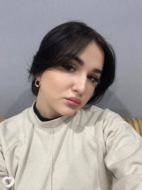 Оля
