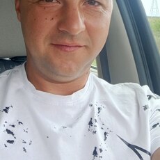 Артём