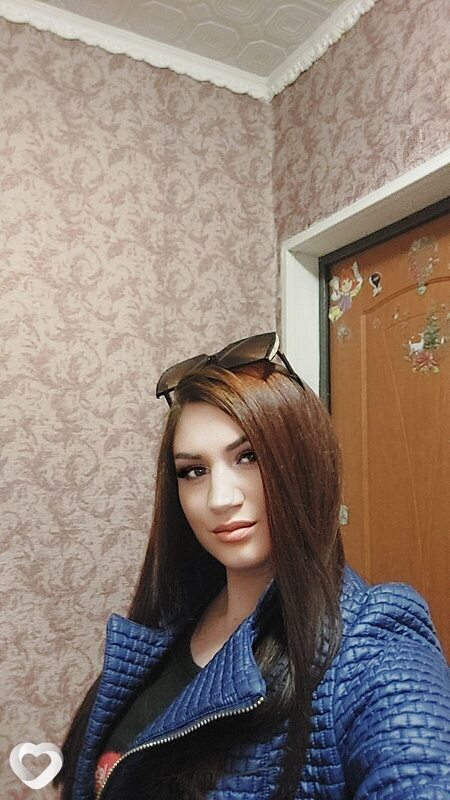 Оля